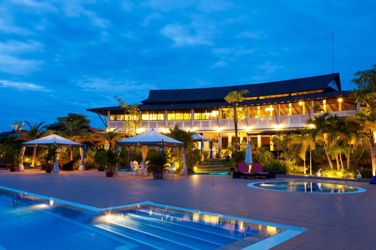Hotel Cambodian Country Club Phnom Penh Exterior foto